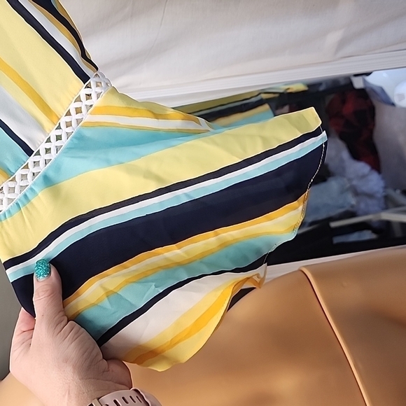 Est 1946 Bright Boho Blouse Spring & Summer Colors Beautiful Size Large Flowy - Picture 8 of 10